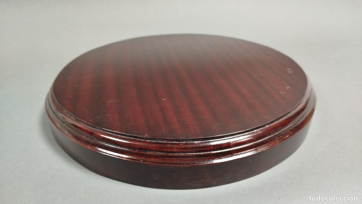 Vintage: BASE CIRCULAR DE MADERA BARNIZADA - Foto 3