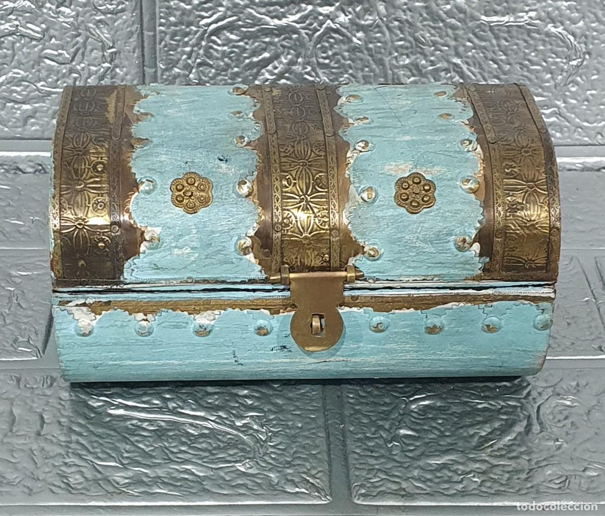 Vintage: Cofre joyero de madera y laton - Foto 1