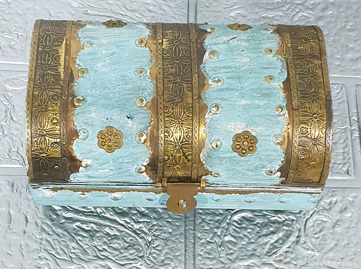 Vintage: Cofre joyero de madera y laton - Foto 2