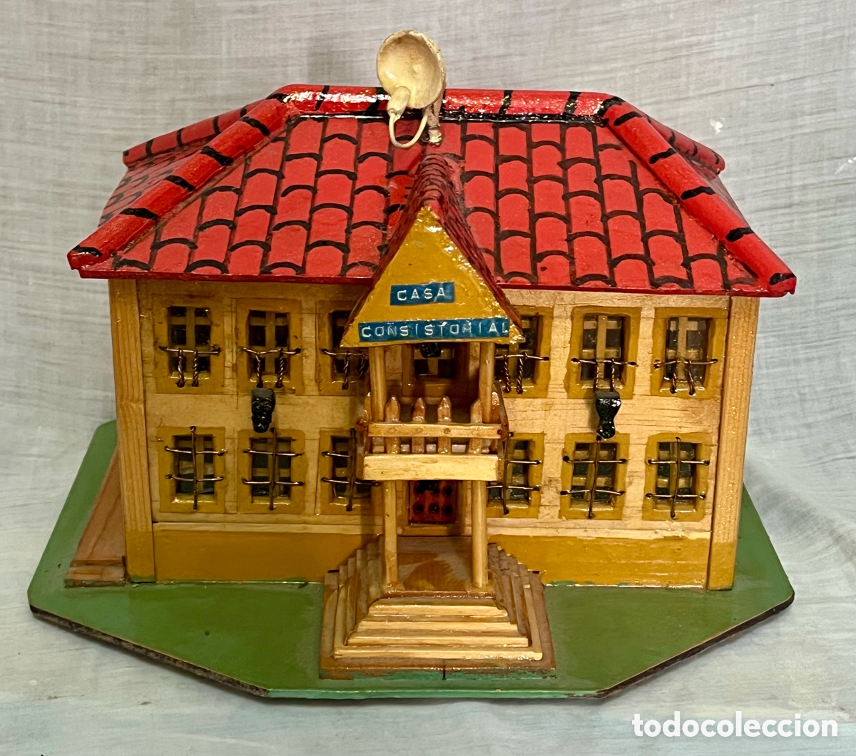Vintage: AYUNTAMIENTOS ARTESANAL EN MADERA - Foto 1