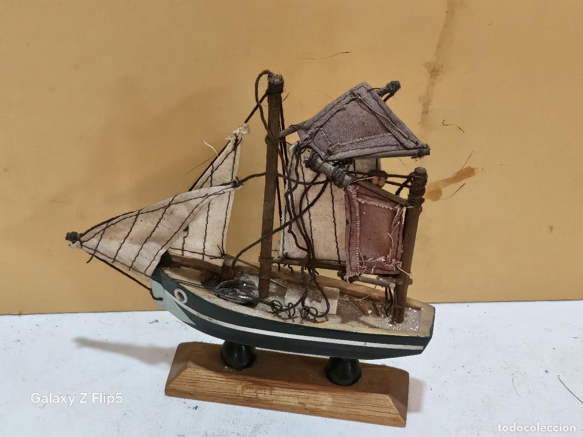 Vintage: peque&ntilde;o barco de madera - Foto 1