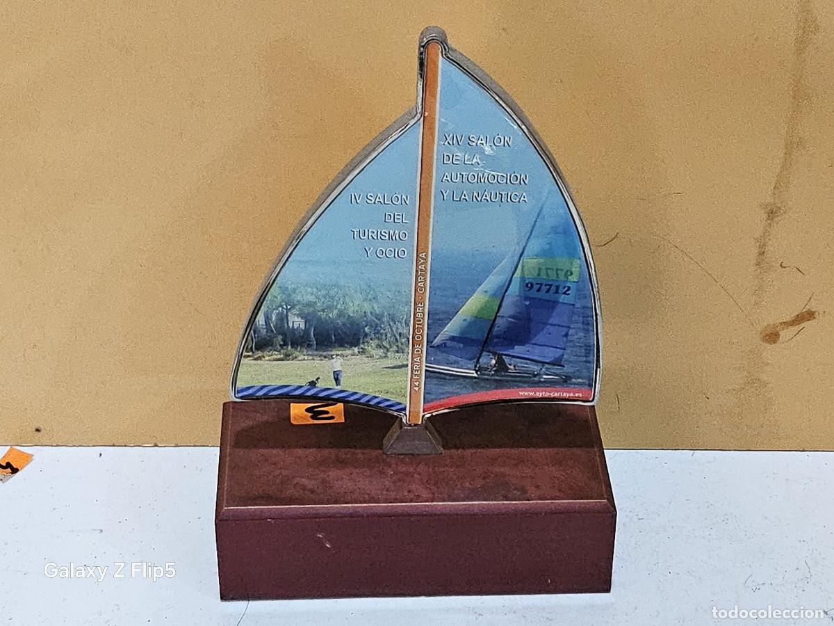Vintage: trofeo de barco acrilico y madera - Foto 1
