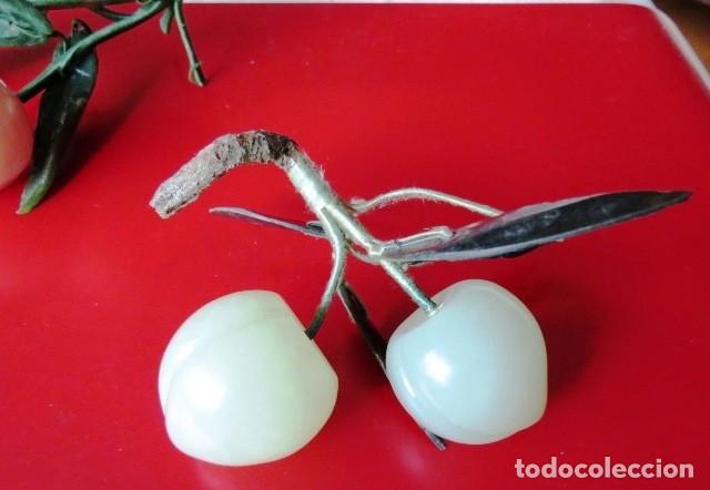 Vintage: Racimos de frutas en alabastro y jade - Foto 3