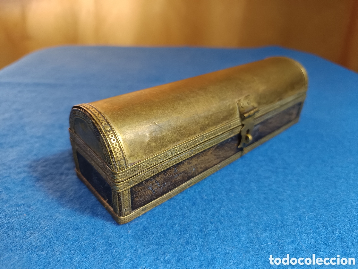 Vintage: caja - joyero - cofre de madera y lat&oacute;n con cierre. - Foto 1