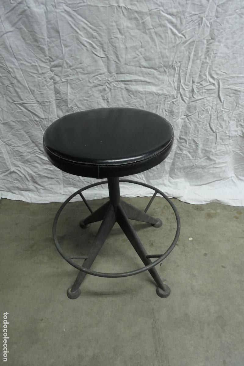 Vintage: Antiguo taburete industrial. Vintage. - Foto 3