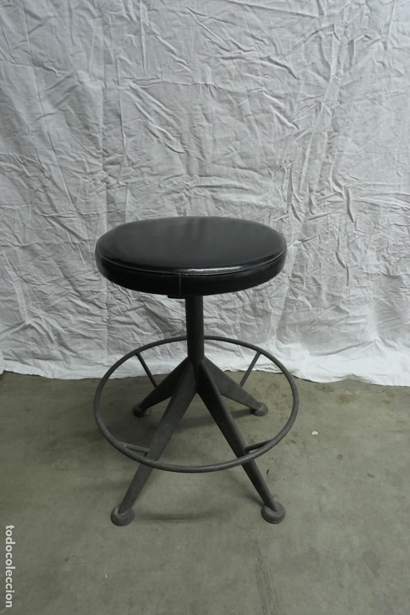 Vintage: Antiguo taburete industrial. Vintage. - Foto 4