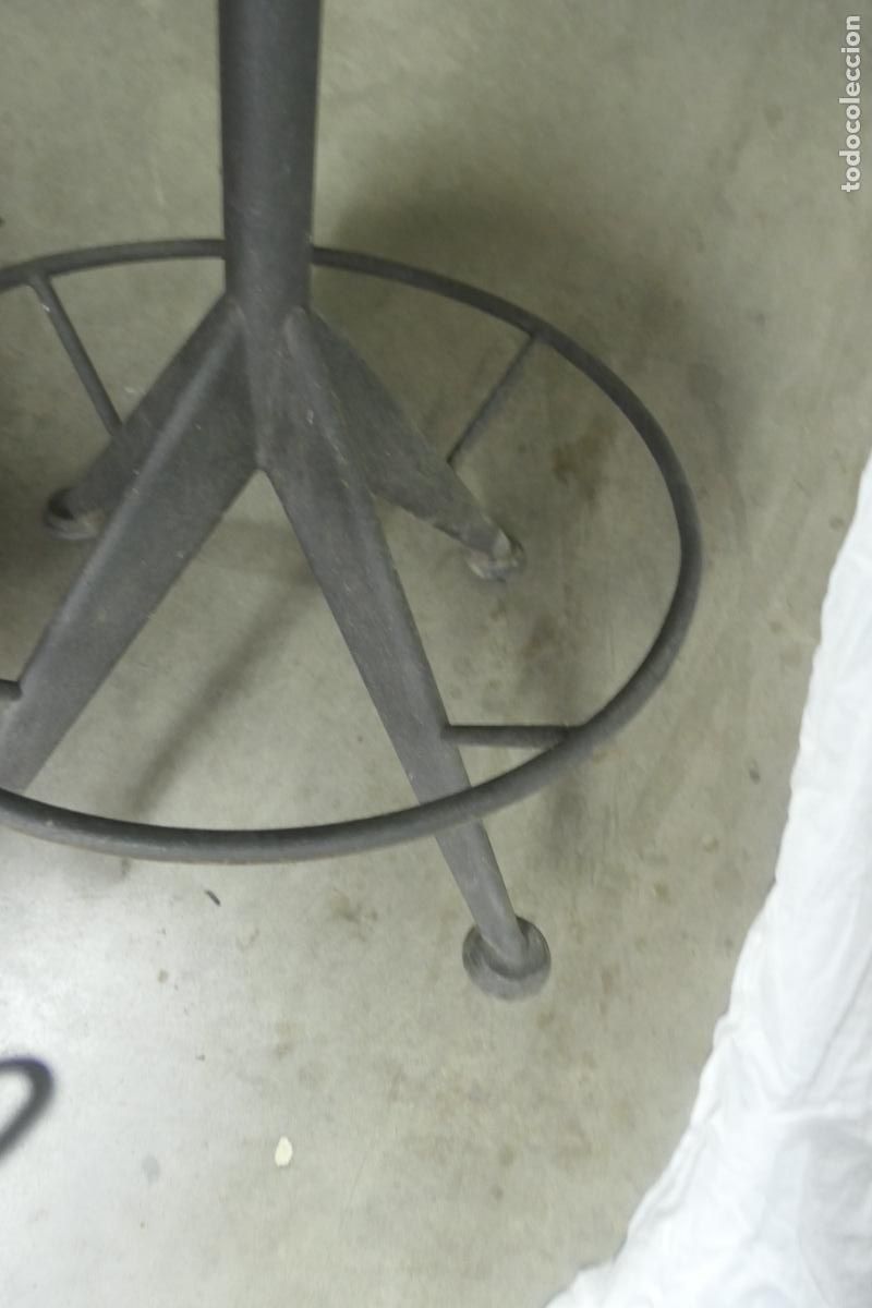Vintage: Antiguo taburete industrial. Vintage. - Foto 6