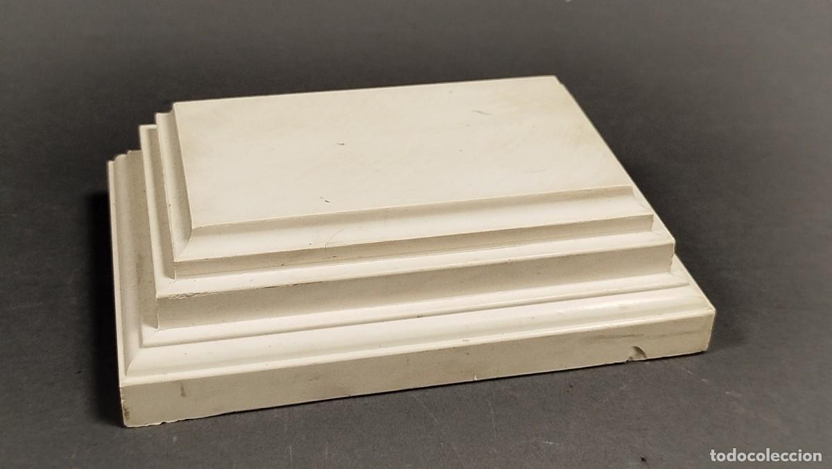 Vintage: BASE RECTANGULAR DE RESINA BLANCA - Foto 1