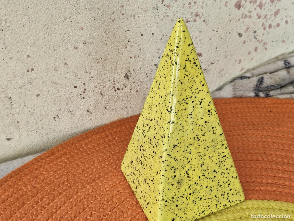 Vintage: piramide de ceramica amarilla - Foto 2