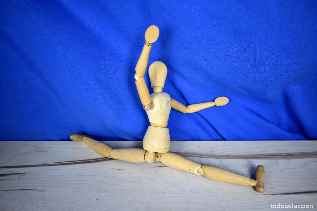 Vintage: Maniqu&iacute; articulado en madera - Foto 4