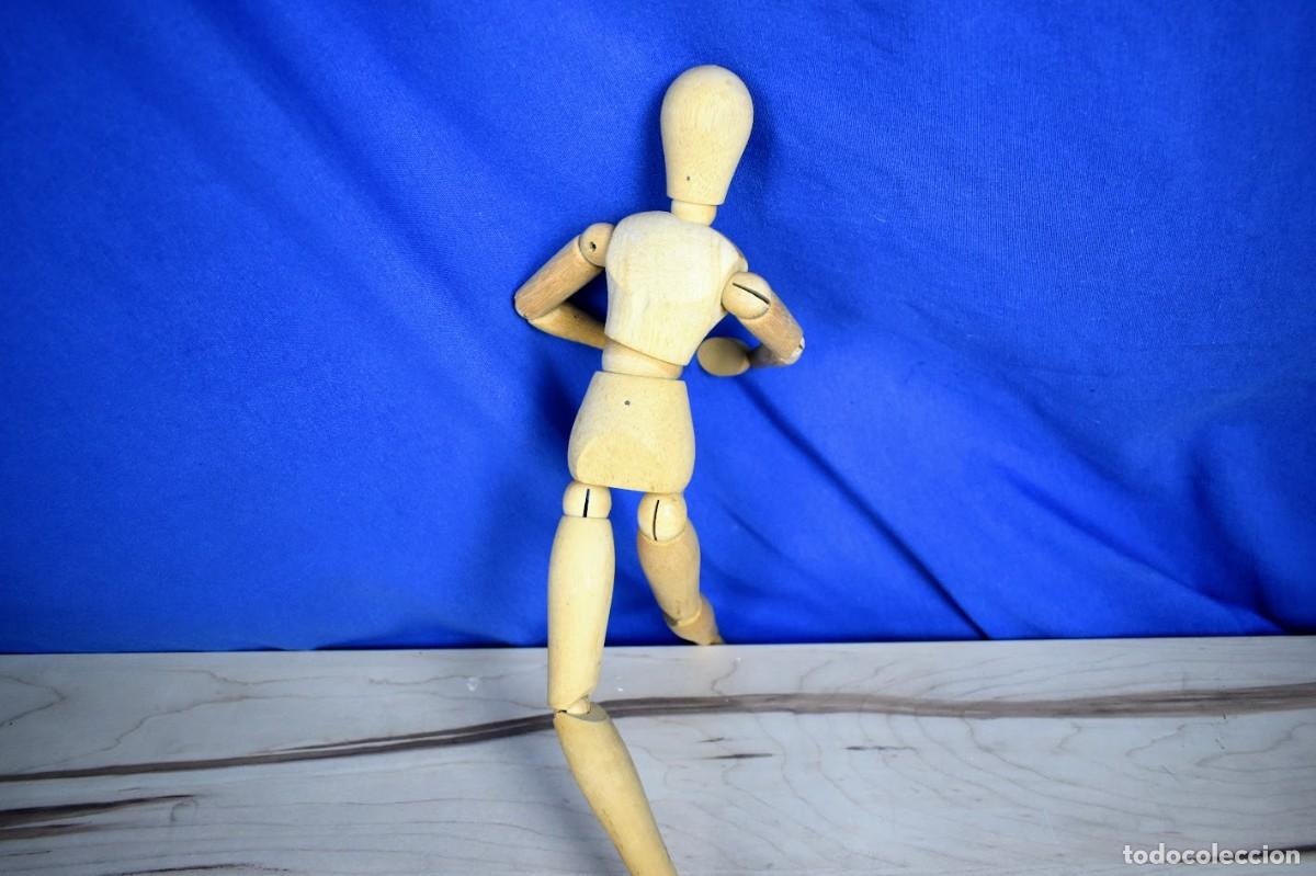 Vintage: Maniqu&iacute; articulado en madera - Foto 6