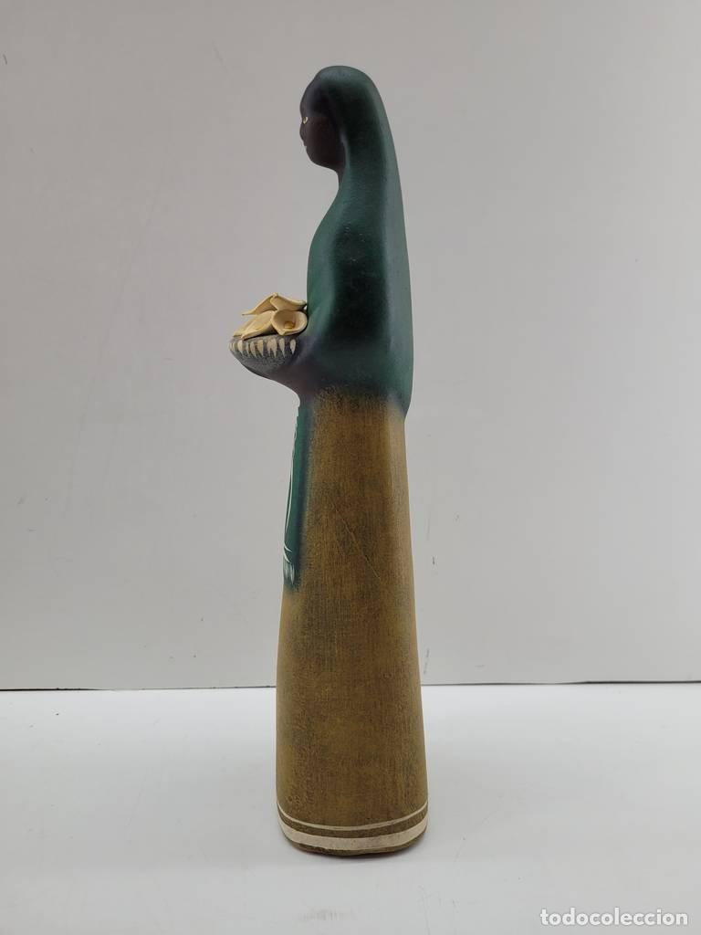 Vintage: FIGURA DE MUJER DE BARRO - Foto 4