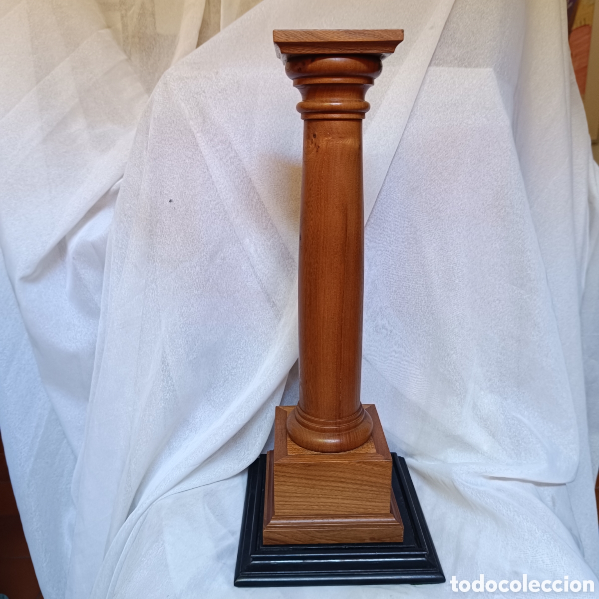 Vintage: Vitrina con Columna de madera tallada - Foto 5