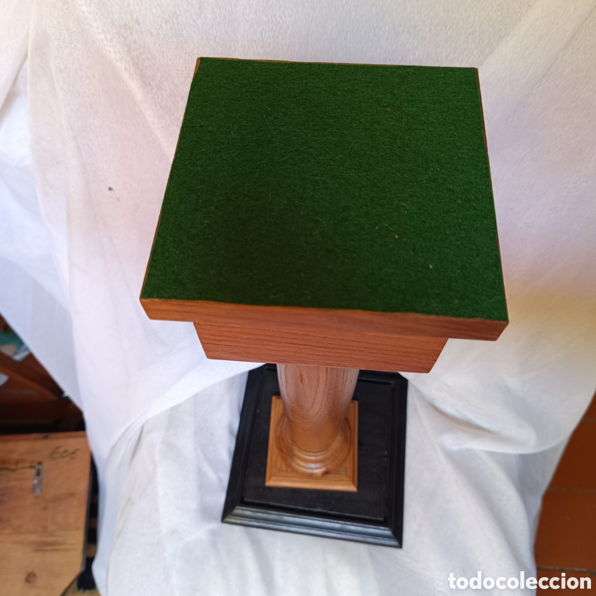 Vintage: Vitrina con Columna de madera tallada - Foto 7