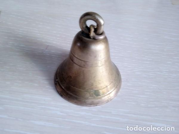 Vintage: Lote de 49 campanas met&aacute;licas - Foto 3
