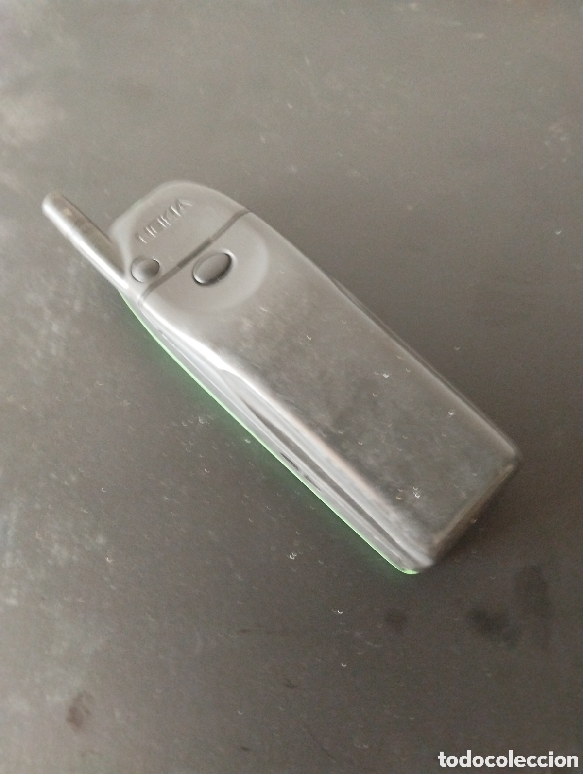Vintage: Tel&eacute;fono Nokia modelo 81 10 - Foto 4