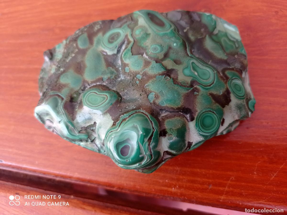 Vintage: BONITA PIEDRA DE MALAQUITA NATURAL. 520 GR. 12 CM LONG.
