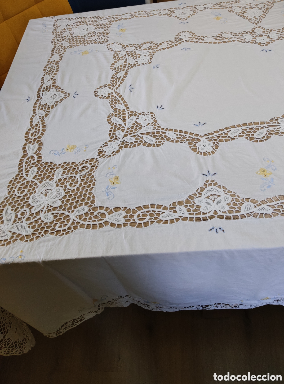 Vintage: Mantel con bordados y encaje - Foto 3