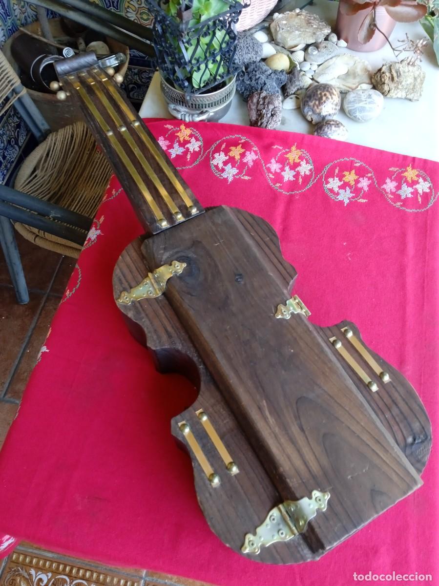 Vintage: Estuche de madera con forma de viol&iacute;n para botella de vino - Foto 1
