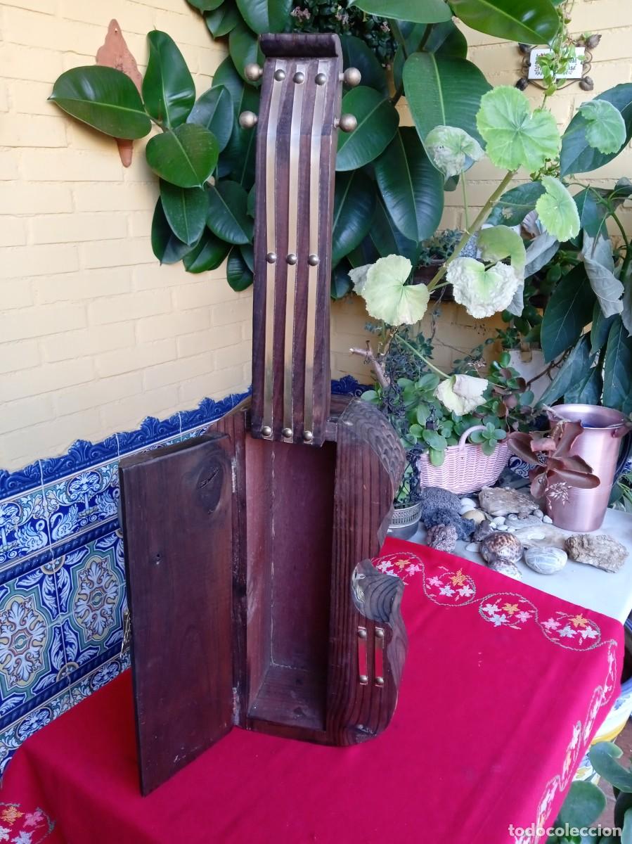 Vintage: Estuche de madera con forma de viol&iacute;n para botella de vino - Foto 6