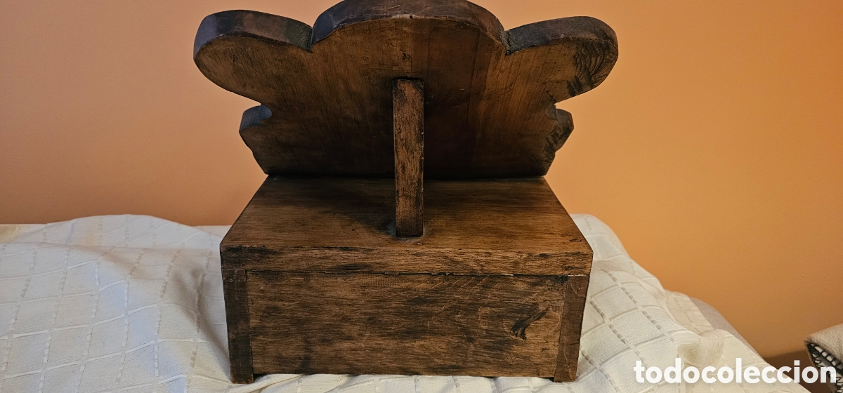 Vintage: Atril con caj&oacute;n de madera tallada - Foto 2
