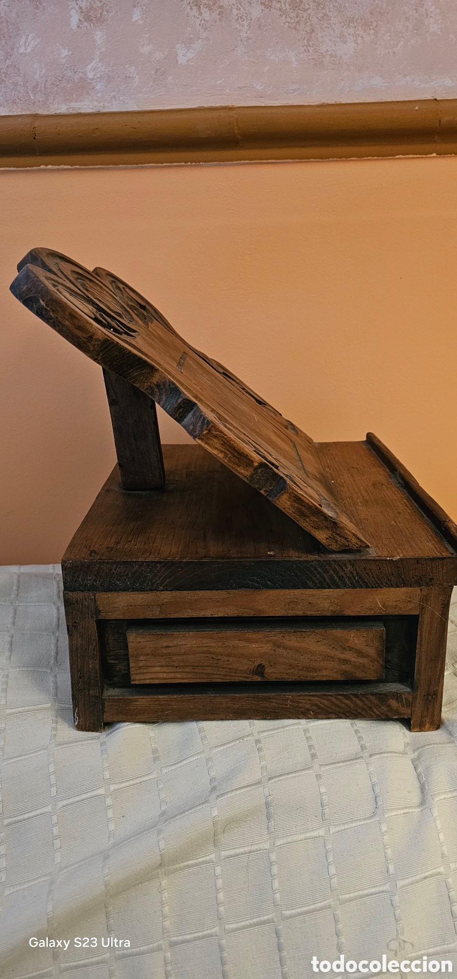 Vintage: Atril con caj&oacute;n de madera tallada - Foto 3