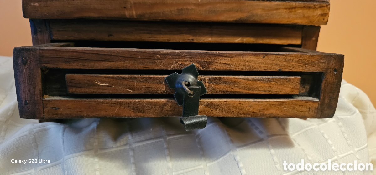 Vintage: Atril con caj&oacute;n de madera tallada - Foto 6