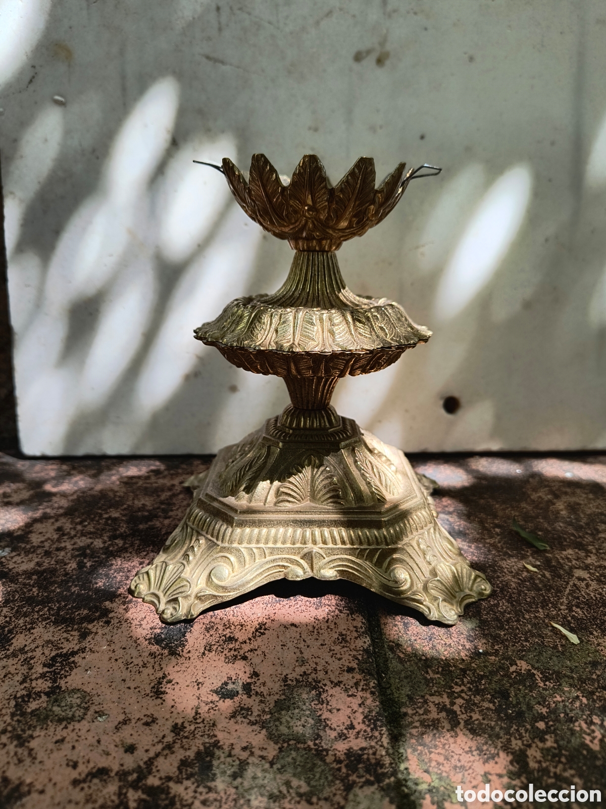 Vintage: PIE DE LAMPARA DE LATON - Foto 1