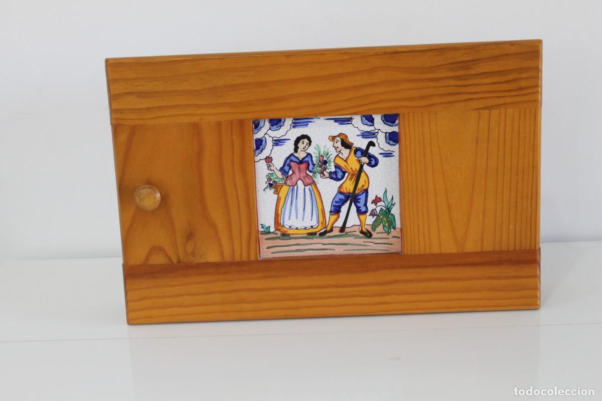 Vintage: CUADRO TAPA CONTADOR MADERA CON AZULEJO - Foto 1