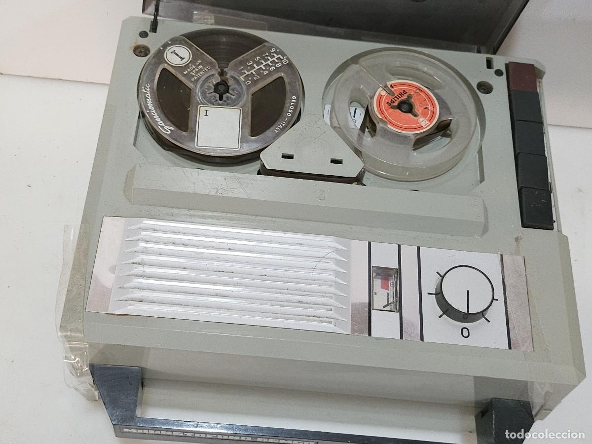 Vintage: peque&ntilde;o magnetofono antiguo - Foto 2