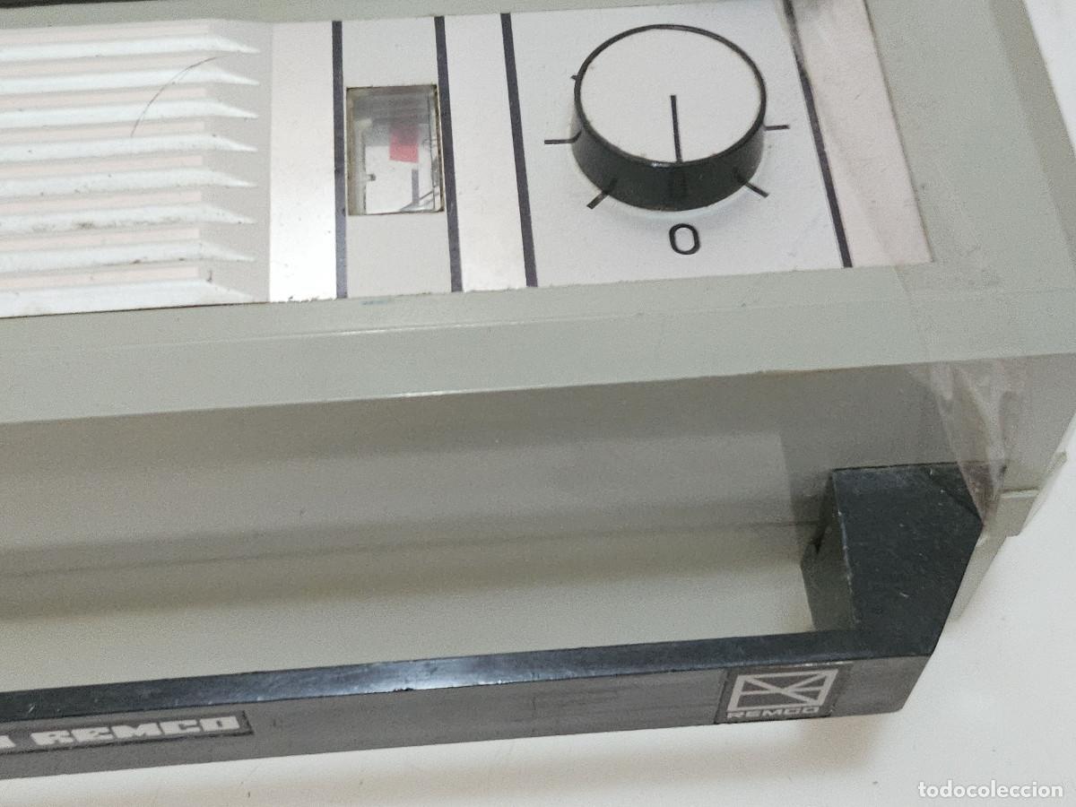Vintage: peque&ntilde;o magnetofono antiguo - Foto 4