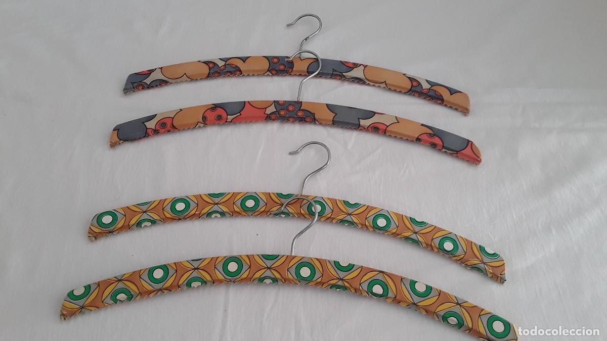 Vintage: Vintage.Lote de cuatro perchas - Foto 1