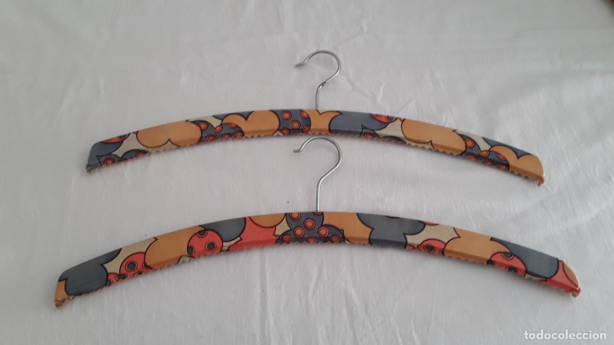 Vintage: Vintage.Lote de cuatro perchas - Foto 2