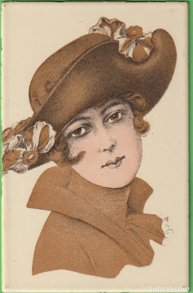 Vintage: RETRATO JOVEN CON SOMBRERO, SOBRE METAL LACADO 13,8 x 9 cm.
