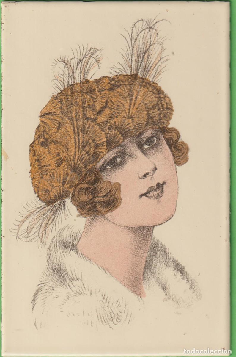 Vintage: RETRATO JOVEN CON SOMBRERO, SOBRE METAL LACADO 13,8 x 9 cm.