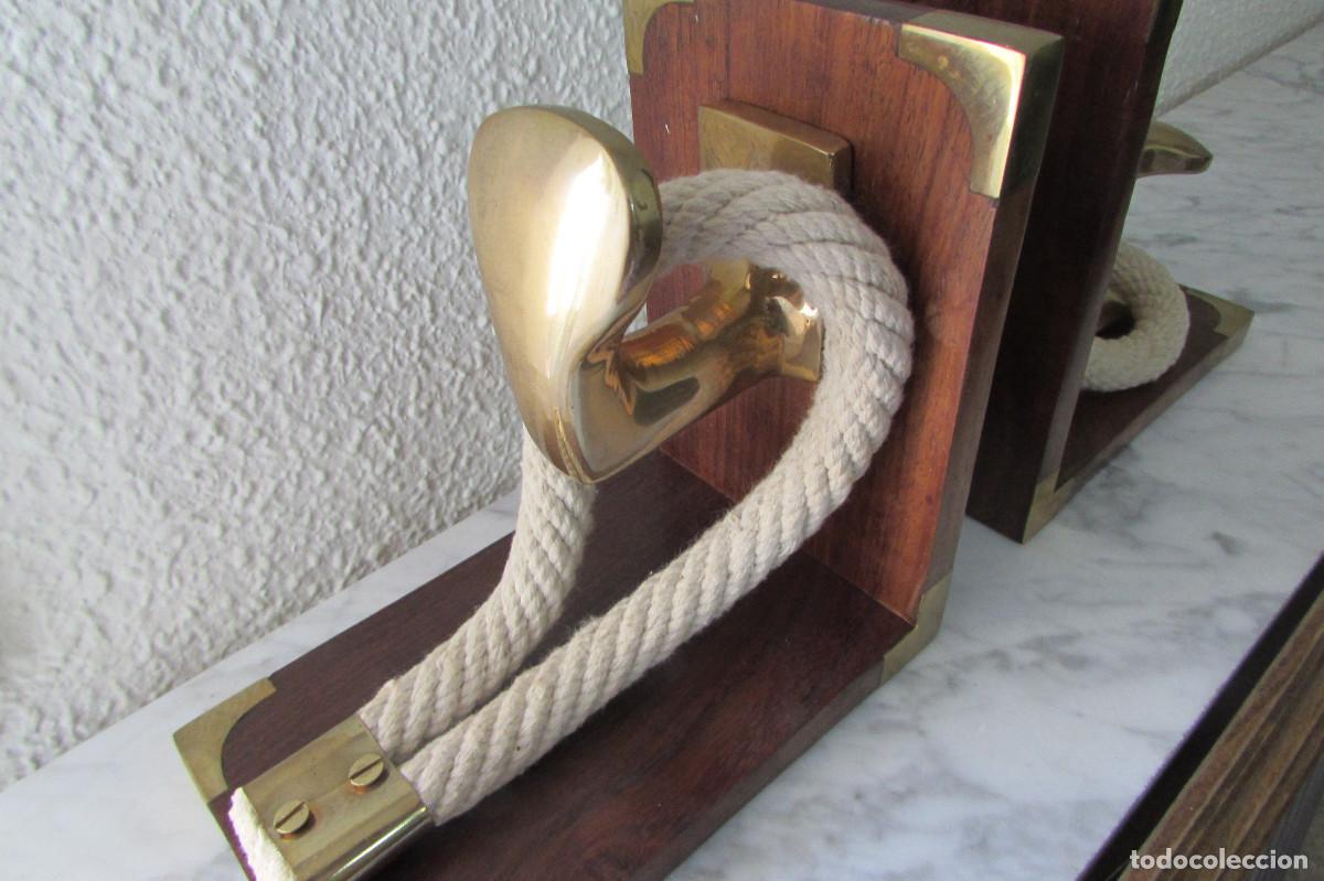 Vintage: Sujeta Libros. Madera y Bronce. Amarre Barcos. - Foto 5