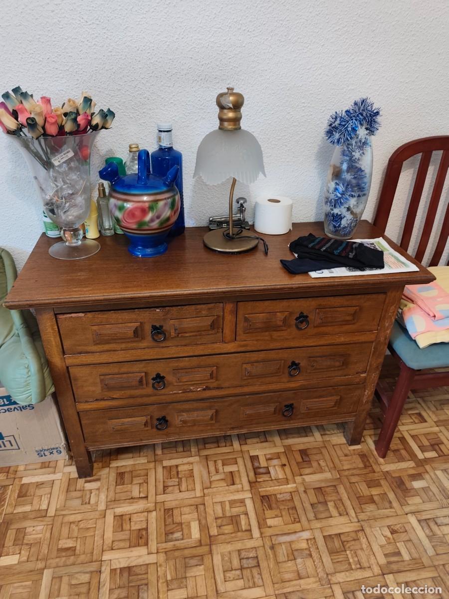 Vintage: C&oacute;moda de madera estilo castellano - Foto 1