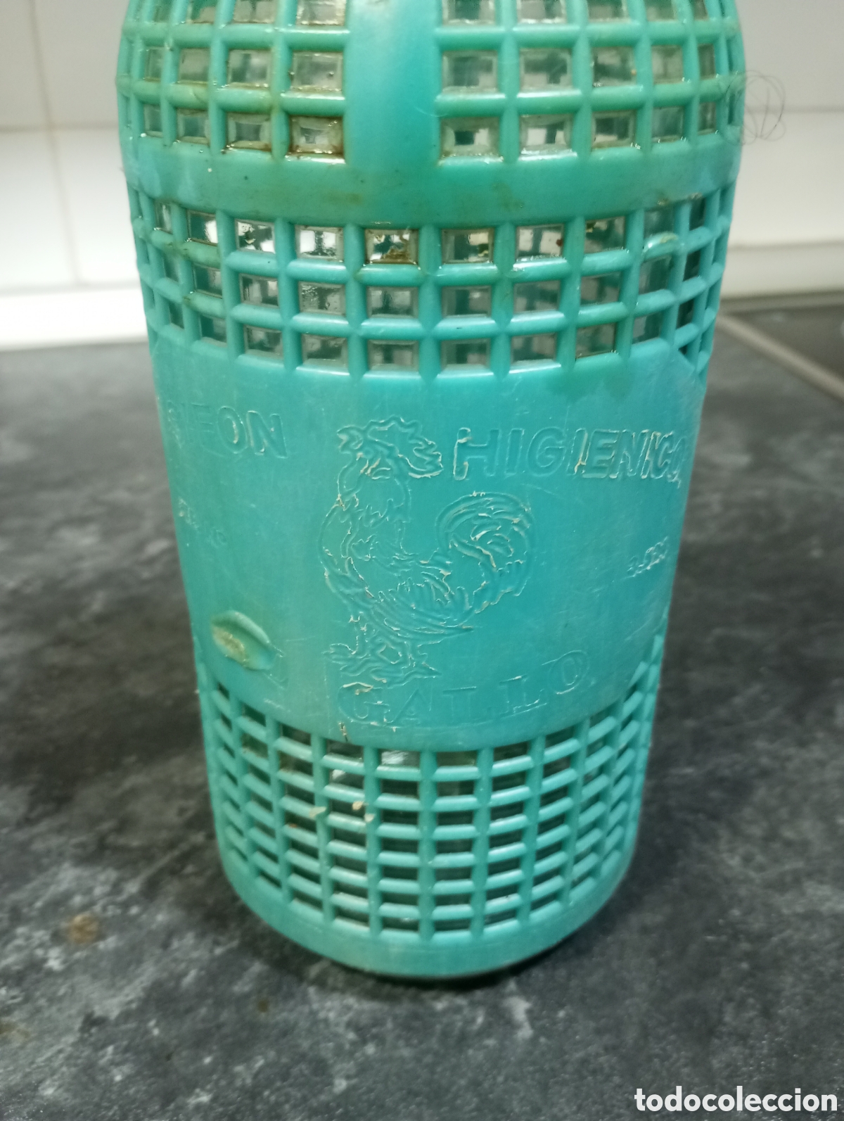 Vintage: Sif&oacute;n de cristal y pl&aacute;stico marca gallo - Foto 2