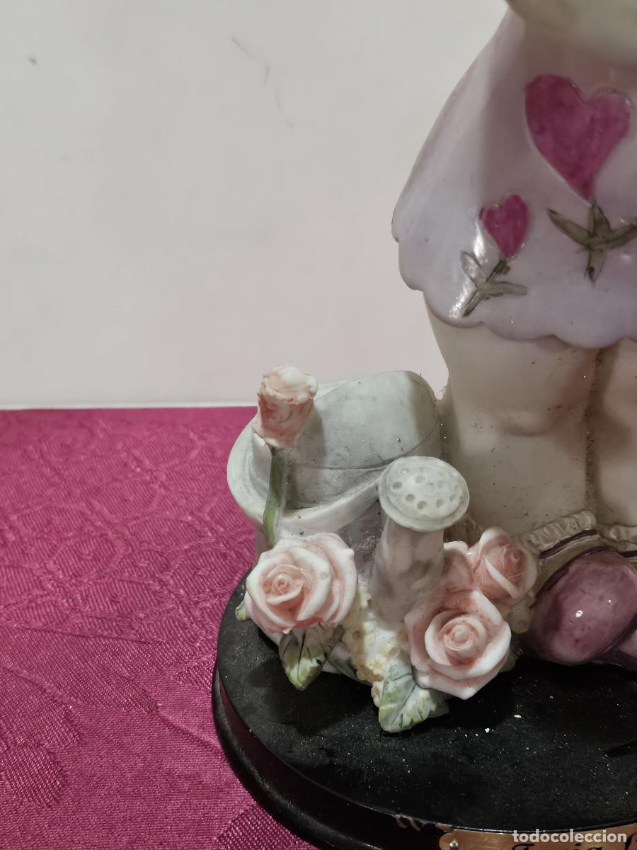 Vintage: figura de ni&ntilde;a en resina - Foto 3