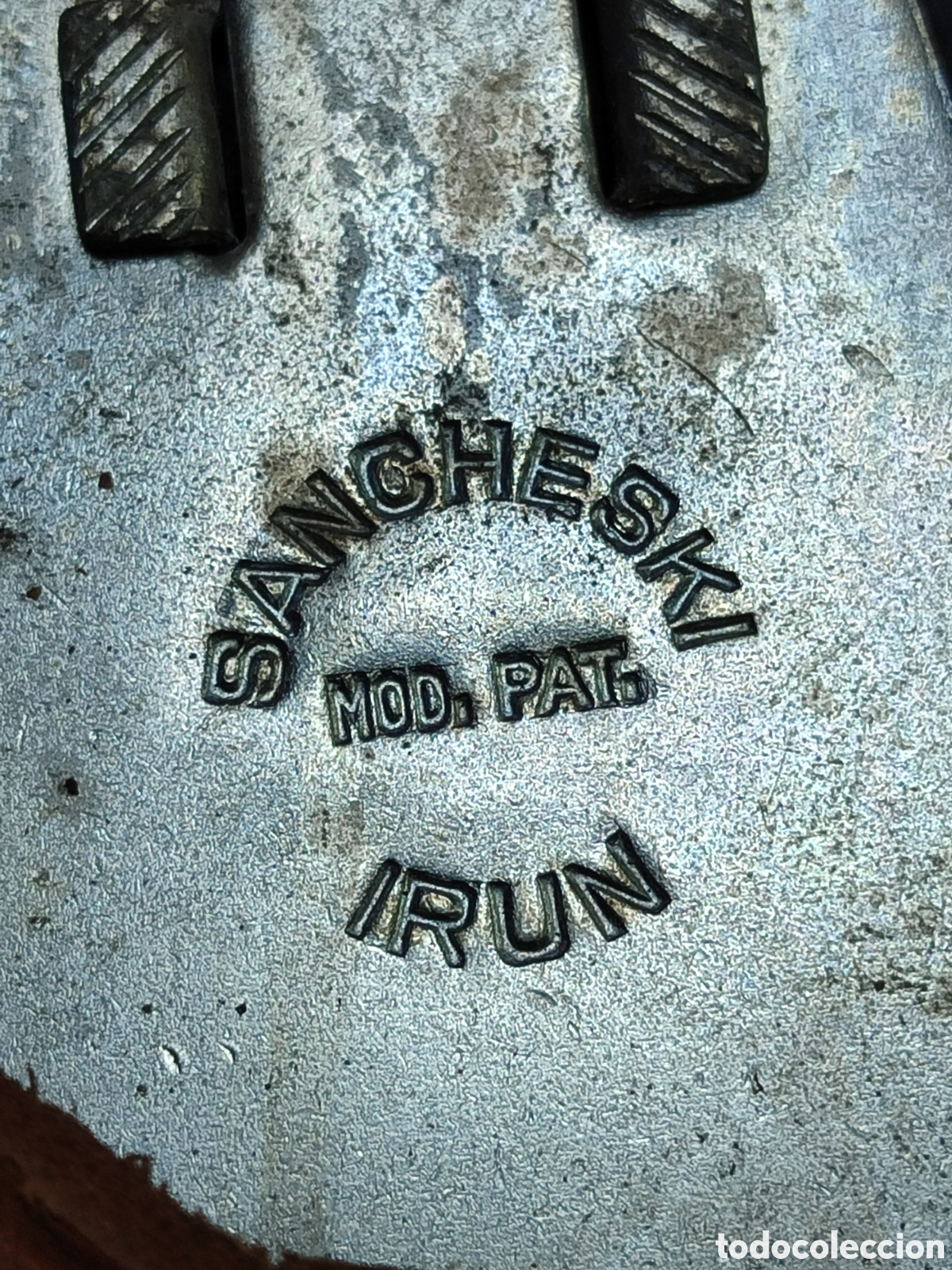 Vintage: Patines de hierro con ruedas de madera - Foto 2