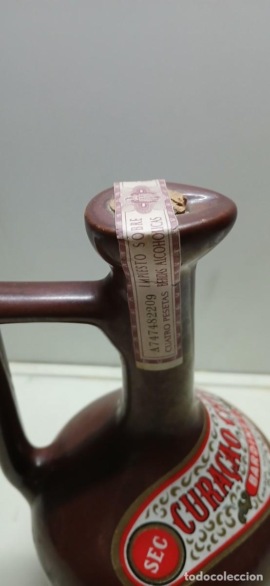 Vintage: botella de licor Bardinet Cura&ccedil;ao. - Foto 3