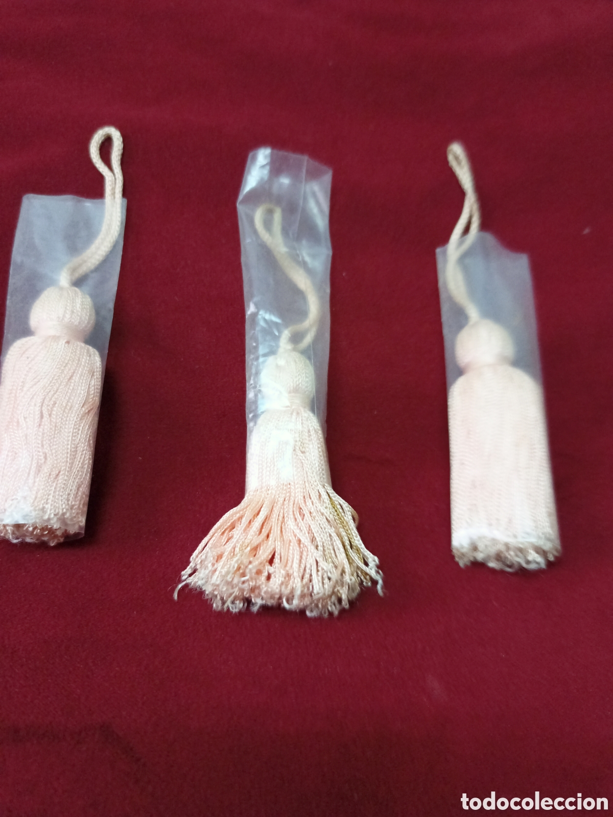 Vintage: Tres pompones en hilo de seda rosa. - Foto 2