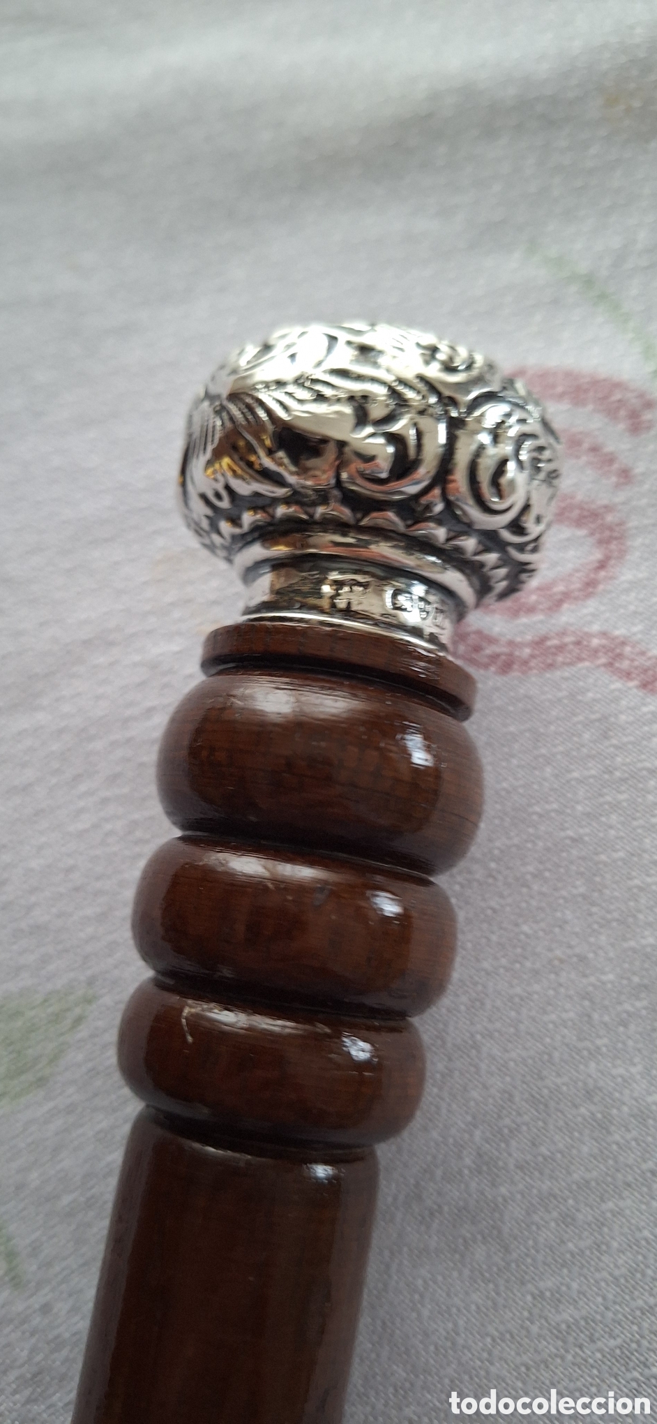 Vintage: Bast&oacute;n de madera con mango de plata repujada - Foto 3