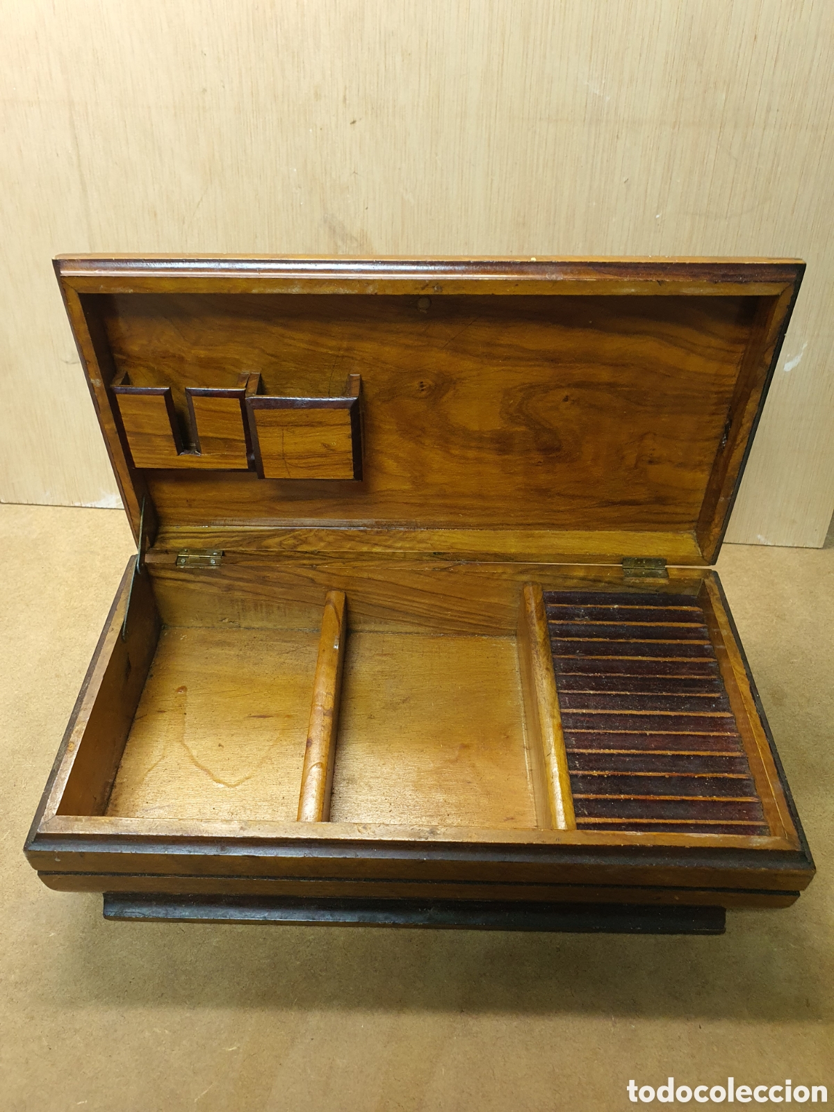 Vintage: Caja de cigarros antigua - Foto 2