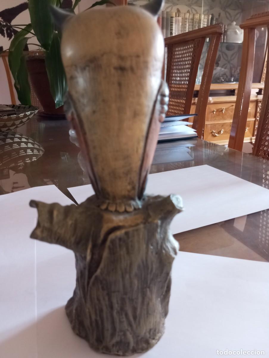 Vintage: FIGURA DE B&Uacute;HO DE RESINA - Foto 2