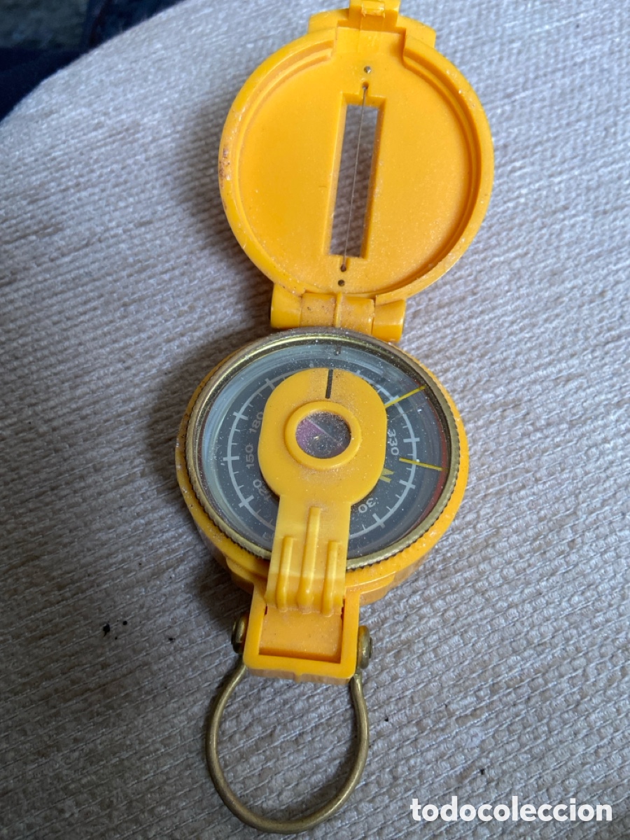 Vintage: Brujula color amarillo - Foto 1