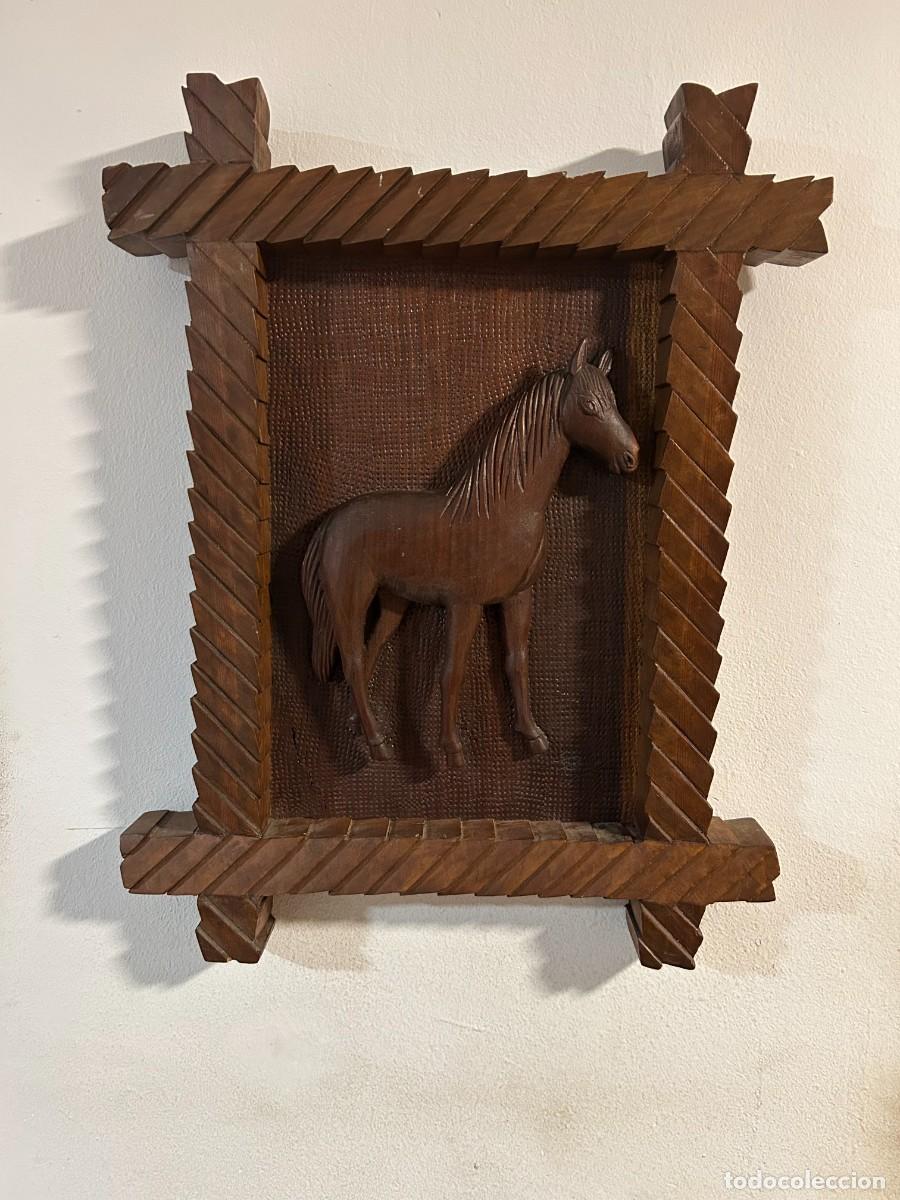 Vintage: Cuadro tallado en madera caballo con firma - Foto 1