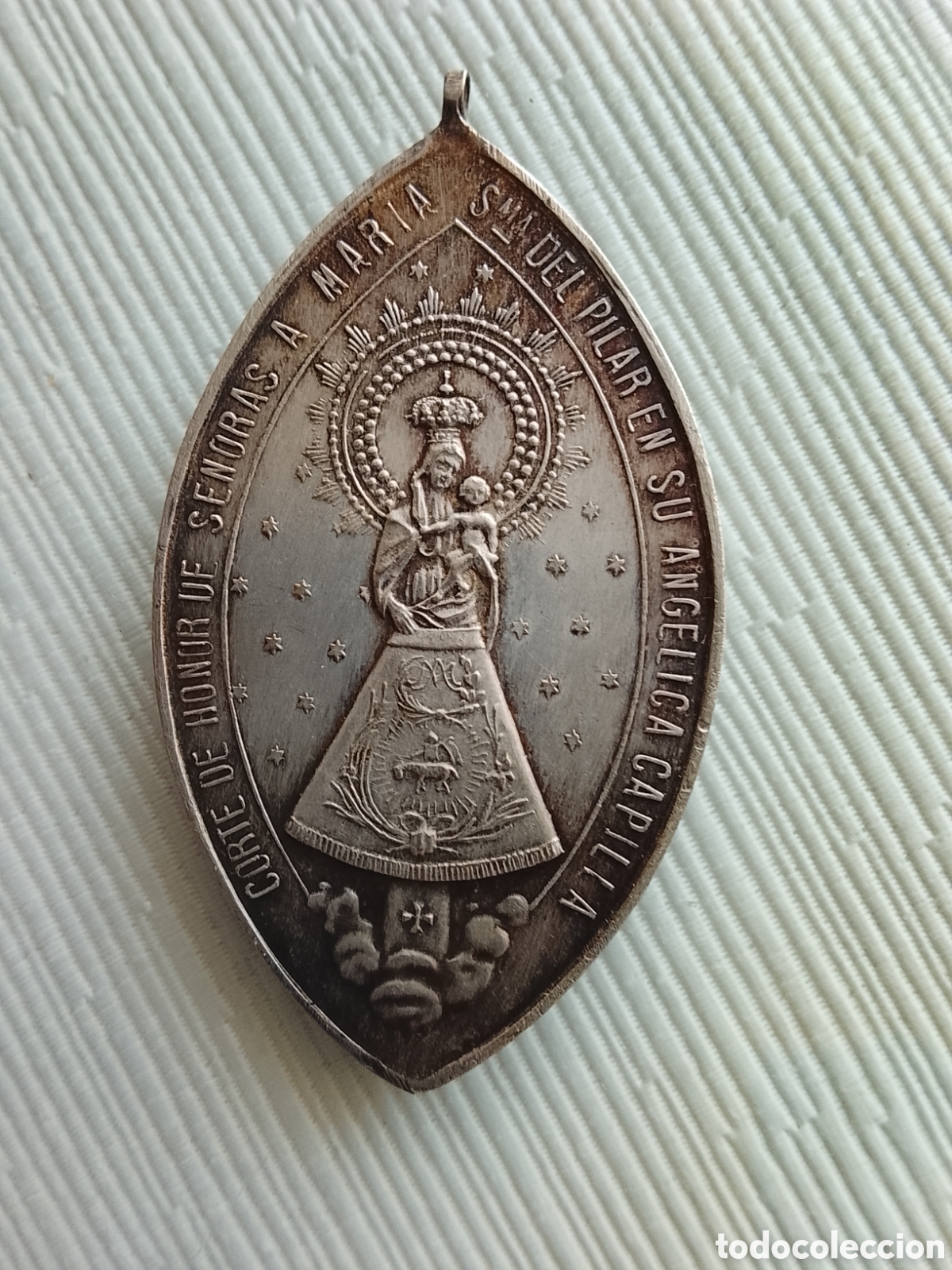 Vintage: Gran medalla antigua de plata Virgen del Pilar. 5.5&times; 3.5 cm.
