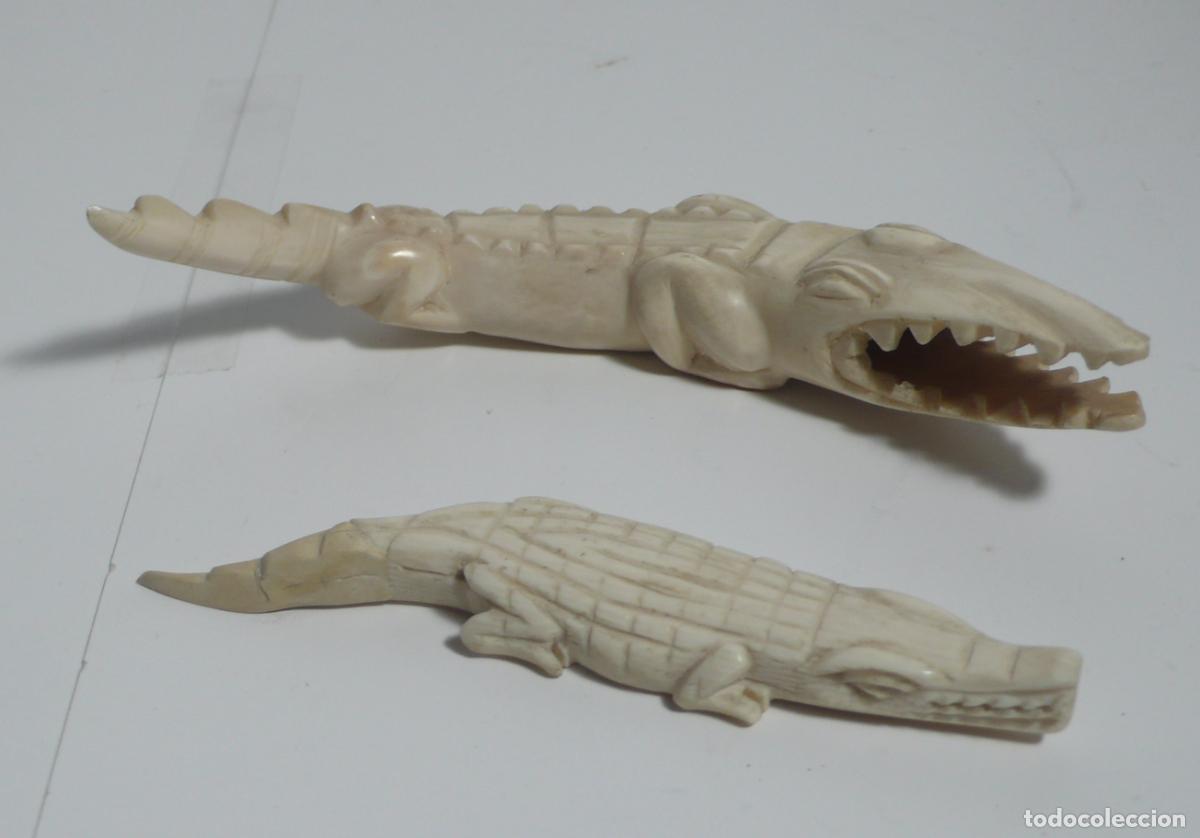 Vintage: DOS TALLAS DE COCODRILOS - Foto 2