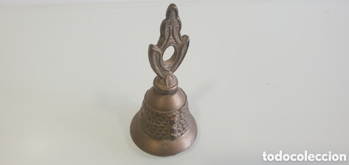 Vintage: Campana antigua de bronce decorada - Foto 2